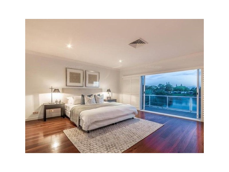 102 Cabana Boulevard, Benowa Waters QLD 4217