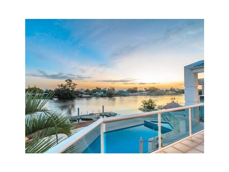 102 Cabana Boulevard, Benowa Waters QLD 4217