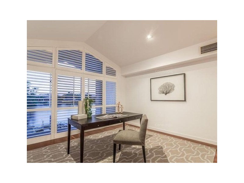 102 Cabana Boulevard, Benowa Waters QLD 4217
