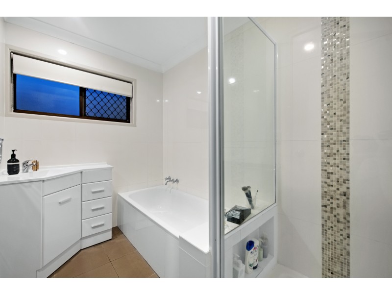 1/11 Eureka Crescent, Nerang QLD 4211
