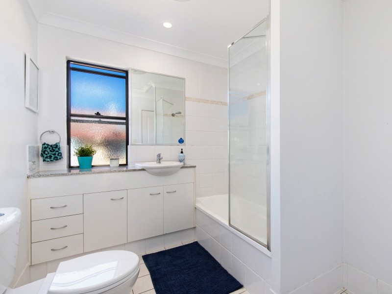 4/1996 Gold Coast Highway, Miami QLD 4220