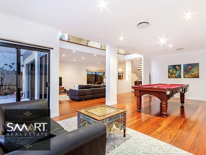 53 Amalfi Drive, Isle Of Capri QLD 4217