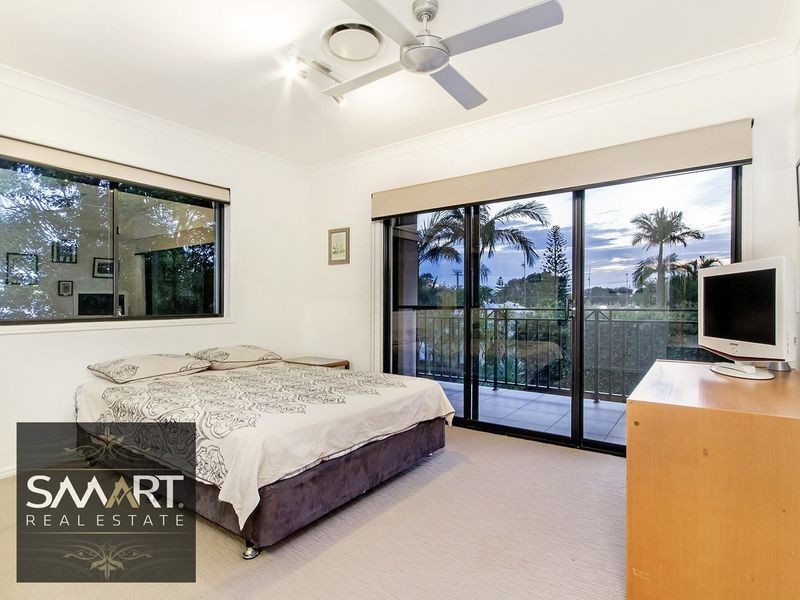 53 Amalfi Drive, Isle Of Capri QLD 4217