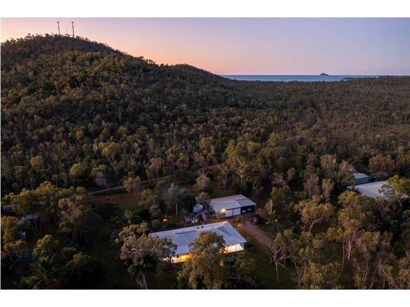 106 Hydeaway Bay Drive, Cape Gloucester QLD 4800
