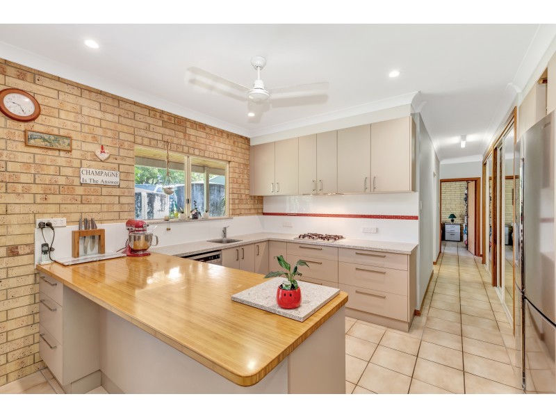 106 Hydeaway Bay Drive, Cape Gloucester QLD 4800