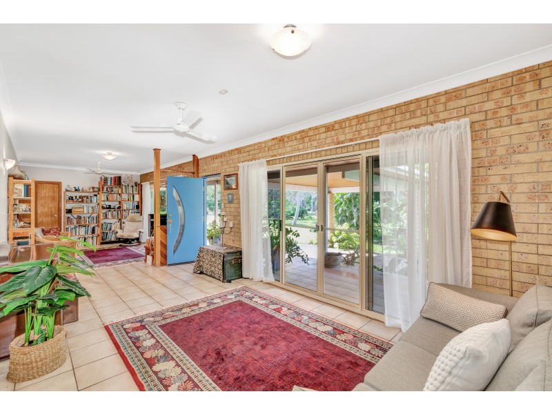 106 Hydeaway Bay Drive, Cape Gloucester QLD 4800