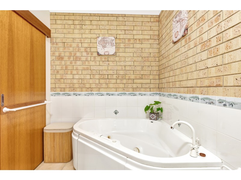 106 Hydeaway Bay Drive, Cape Gloucester QLD 4800