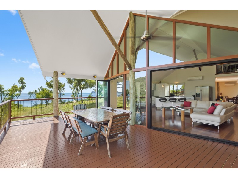 26 Roseric Crescent, Hideaway Bay QLD 4800