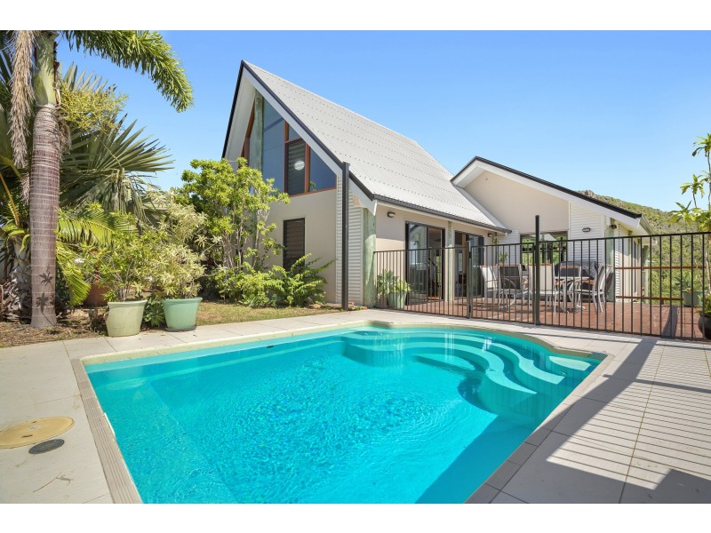 26 Roseric Crescent, Hideaway Bay QLD 4800