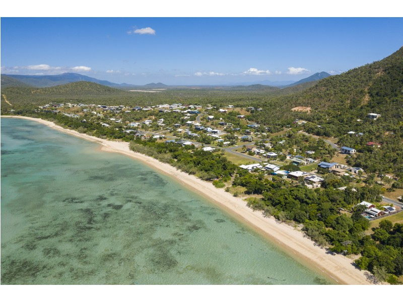 26 Roseric Crescent, Hideaway Bay QLD 4800