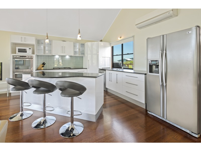 26 Roseric Crescent, Hideaway Bay QLD 4800