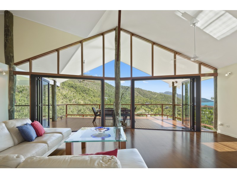 26 Roseric Crescent, Hideaway Bay QLD 4800