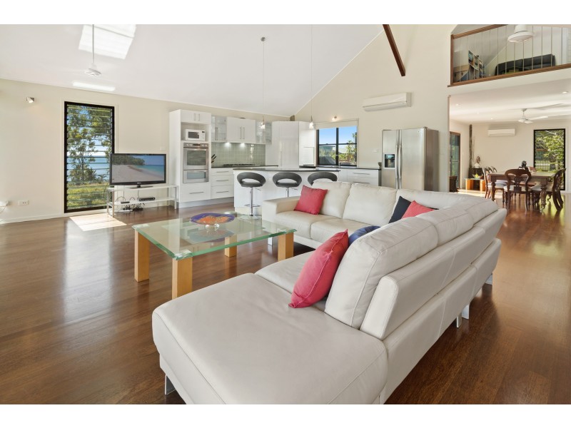 26 Roseric Crescent, Hideaway Bay QLD 4800