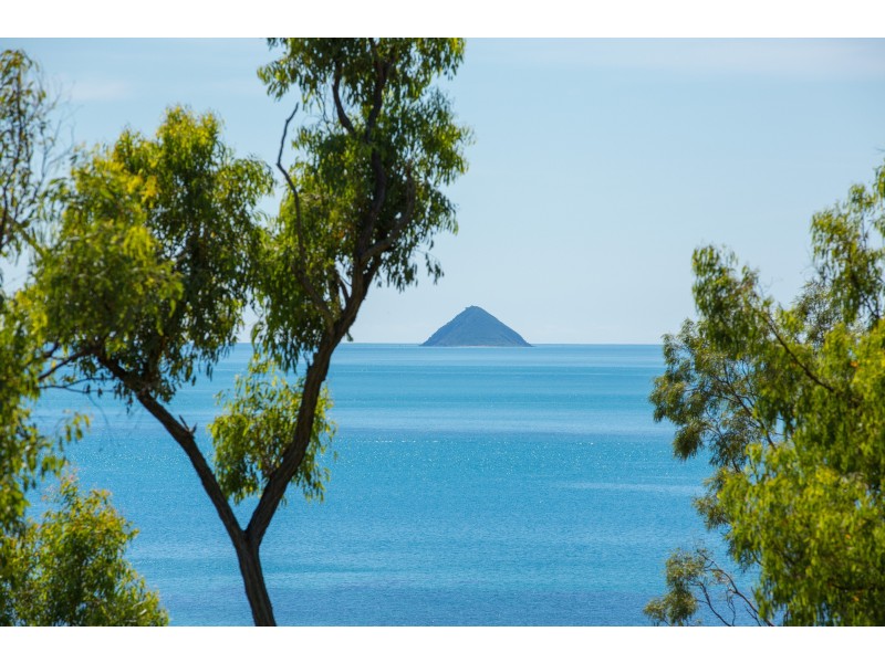 26 Roseric Crescent, Hideaway Bay QLD 4800
