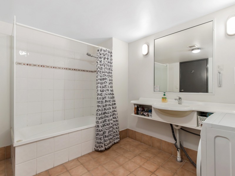 23/140 Ferny Avenue, Surfers Paradise QLD 4217