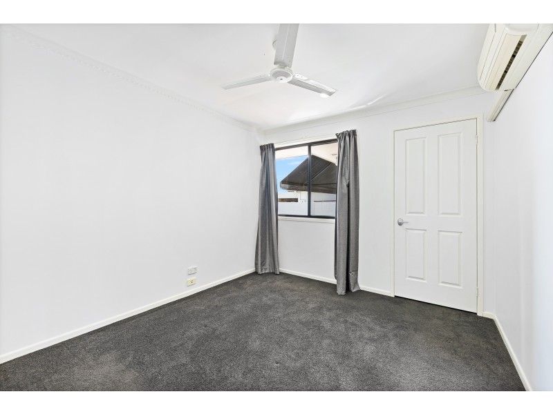 5 Reef Court, Mermaid Waters QLD 4218