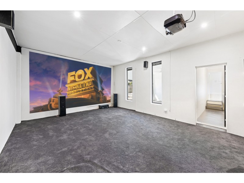 5 Reef Court, Mermaid Waters QLD 4218