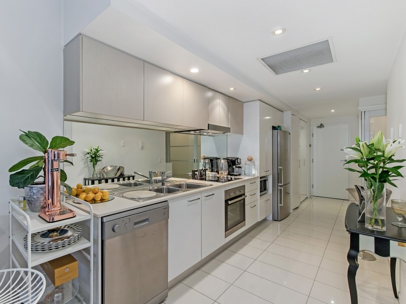 204/30 Paradise Island, Surfers Paradise QLD 4217