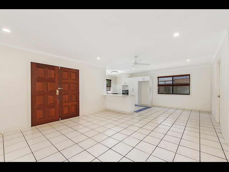 26 Melody Street, Mermaid Waters QLD 4218