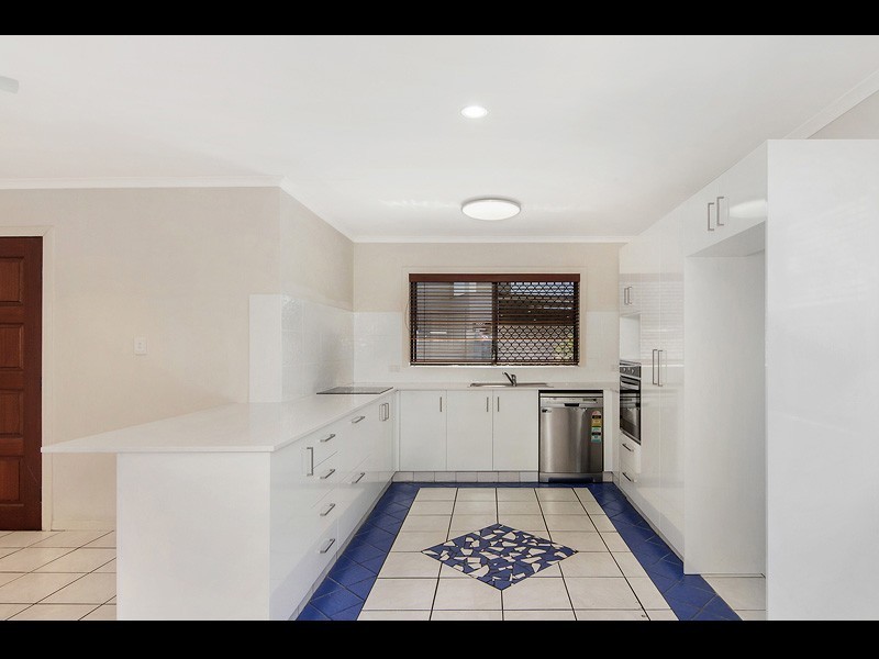 26 Melody Street, Mermaid Waters QLD 4218