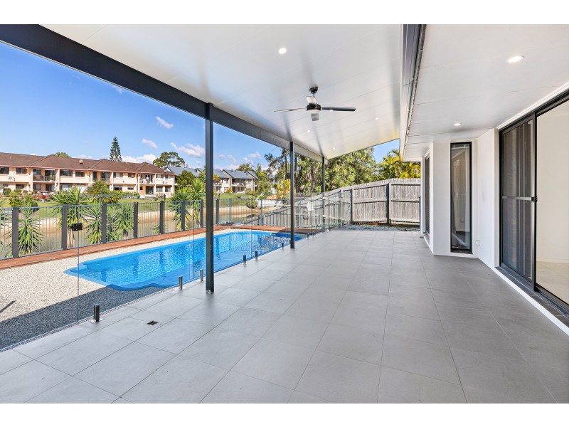 5 Reef Court, Mermaid Waters QLD 4218
