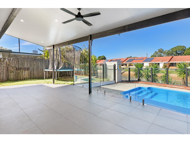 5 Reef Court, Mermaid Waters QLD 4218