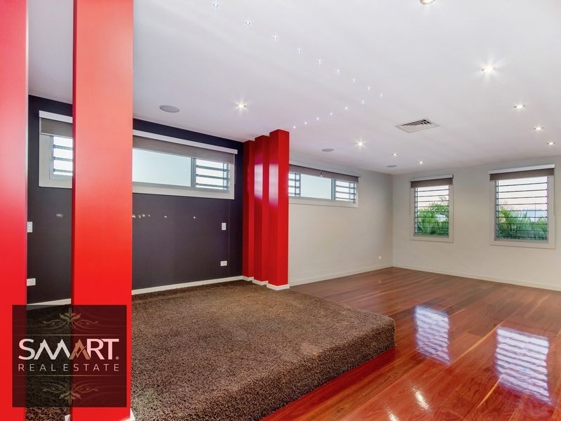 3028 The Boulevarde, Benowa QLD 4217