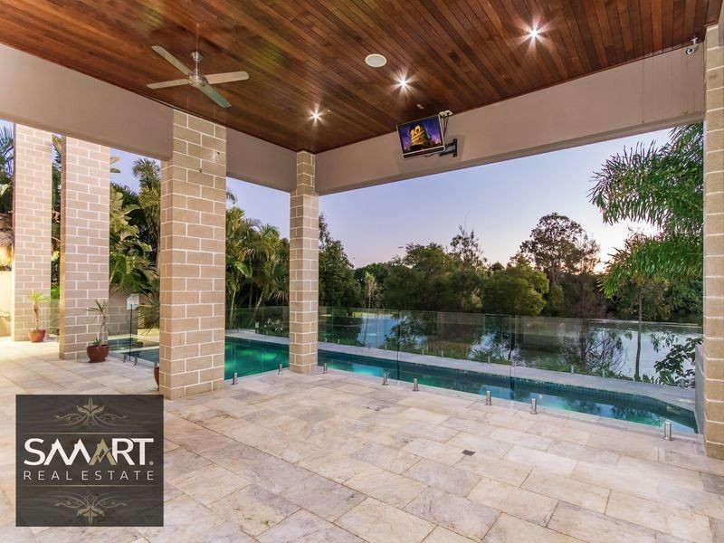 3028 The Boulevarde, Benowa QLD 4217