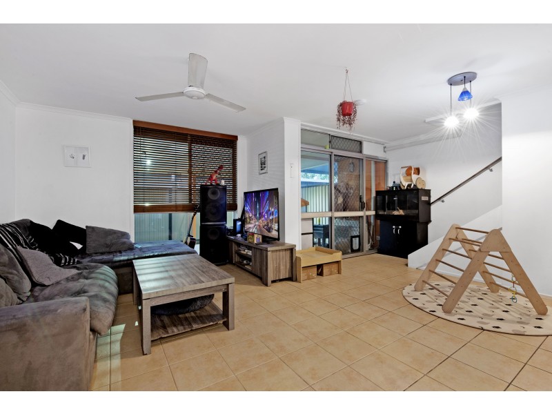 9/3 Proud Street, Labrador QLD 4215