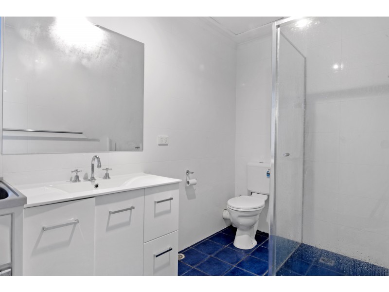9/3 Proud Street, Labrador QLD 4215