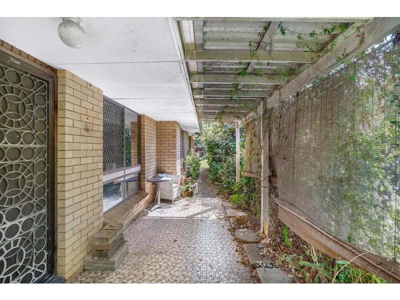 9 Holland Court, Broadbeach Waters QLD 4218