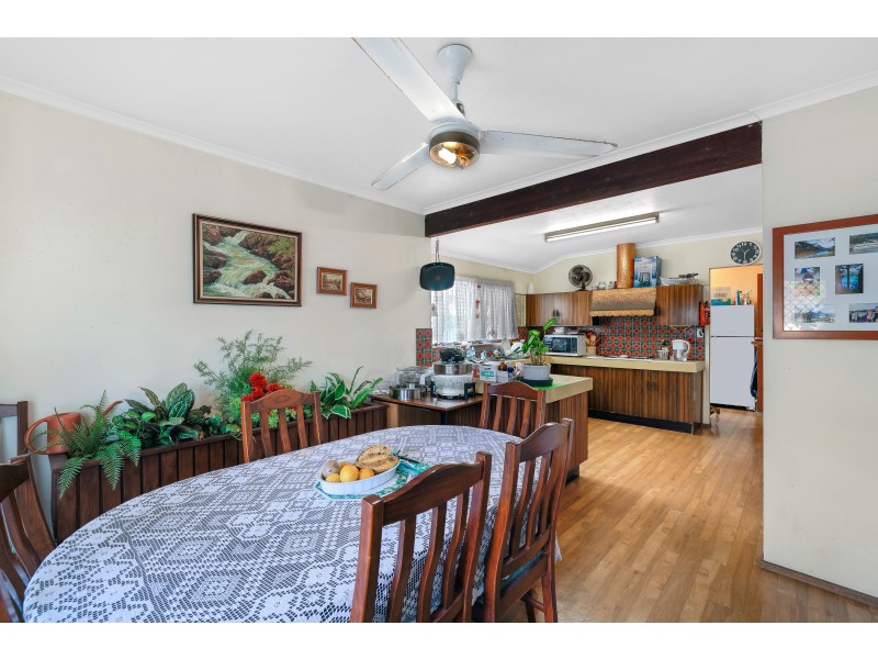 9 Holland Court, Broadbeach Waters QLD 4218