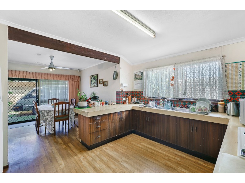 9 Holland Court, Broadbeach Waters QLD 4218