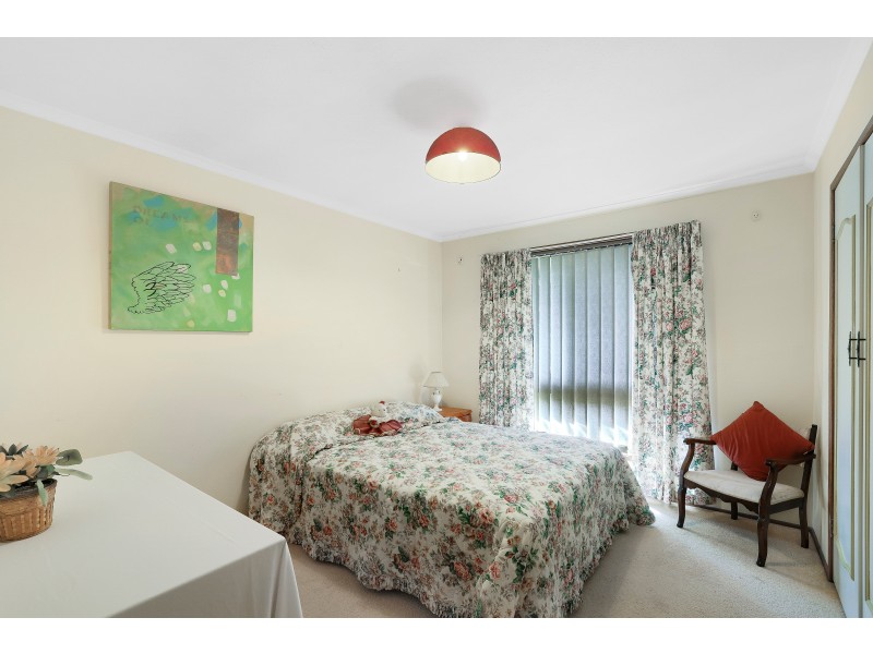 9 Holland Court, Broadbeach Waters QLD 4218