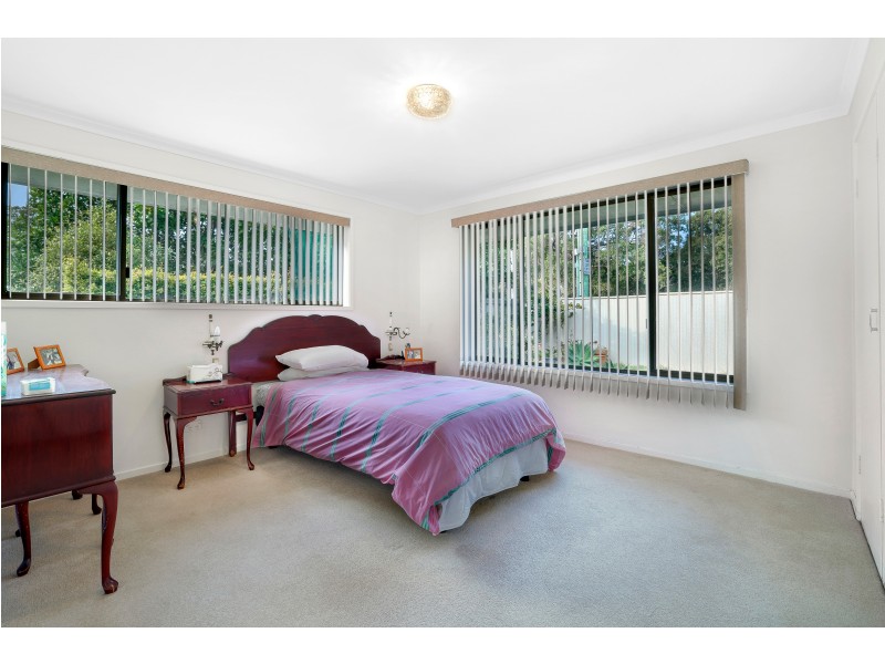 9 Holland Court, Broadbeach Waters QLD 4218
