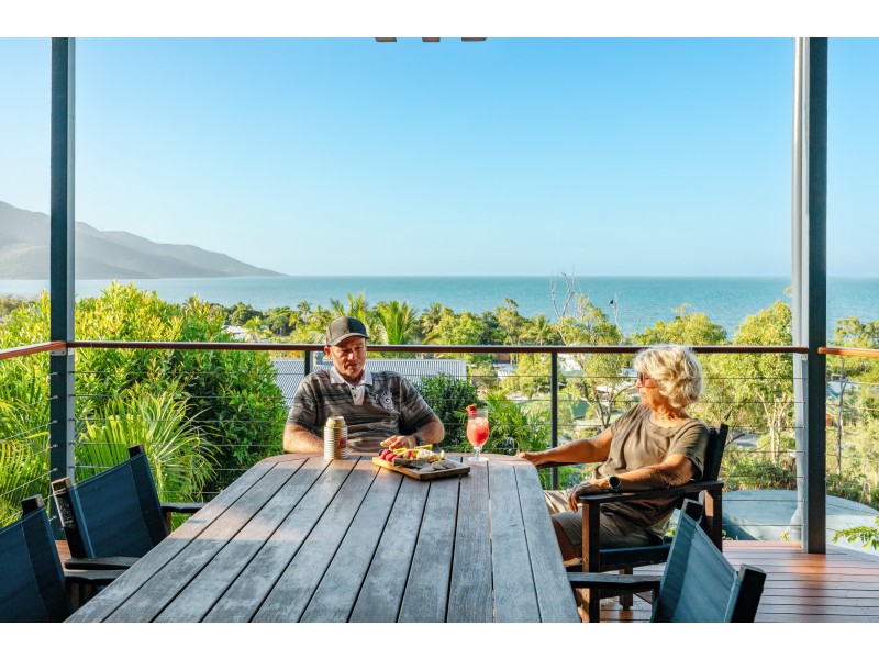 33 Blackcurrant Drive, Hideaway Bay QLD 4800