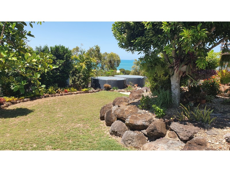 33 Blackcurrant Drive, Hideaway Bay QLD 4800