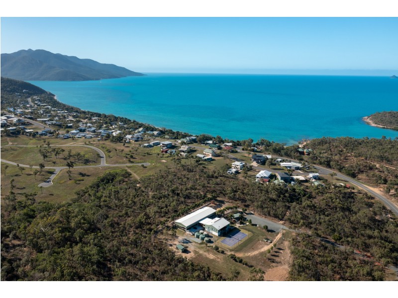 33 Blackcurrant Drive, Hideaway Bay QLD 4800