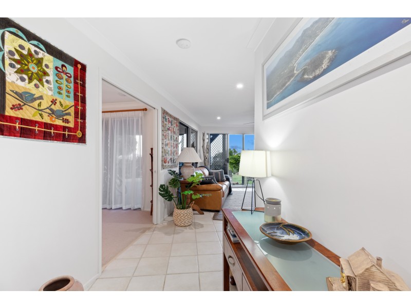 33 Blackcurrant Drive, Hideaway Bay QLD 4800