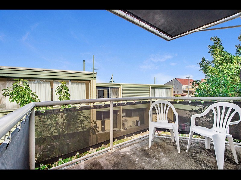 14/15 Weemala Street, Chevron Island QLD 4217