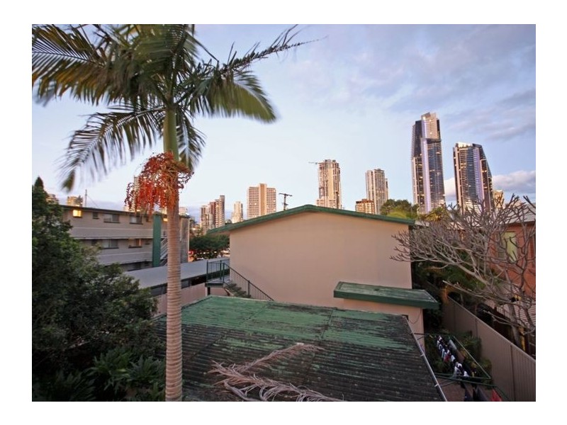 14/15 Weemala Street, Chevron Island QLD 4217