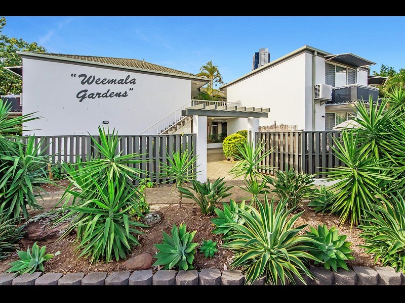 14/15 Weemala Street, Chevron Island QLD 4217