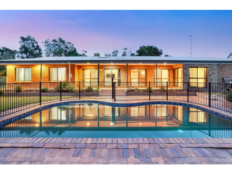 40 Oberon Way, Oxenford QLD 4210