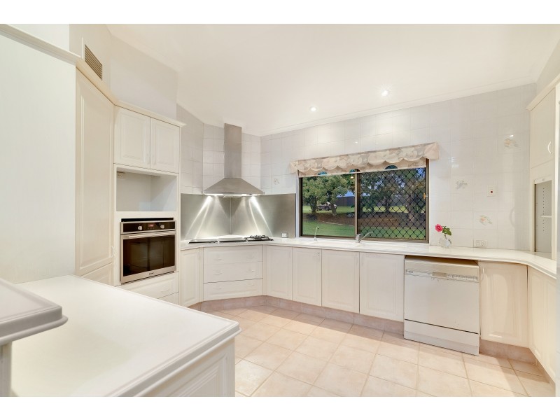 40 Oberon Way, Oxenford QLD 4210