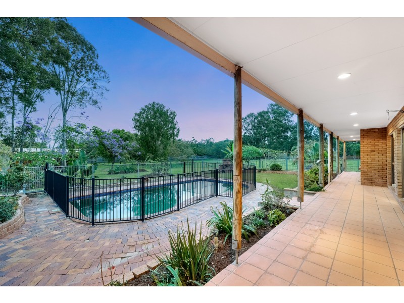 40 Oberon Way, Oxenford QLD 4210