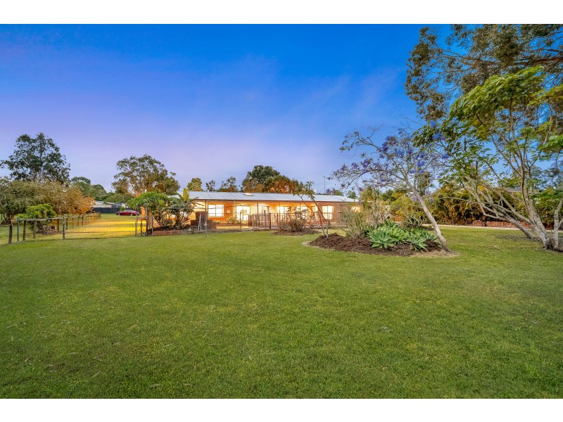 40 Oberon Way, Oxenford QLD 4210