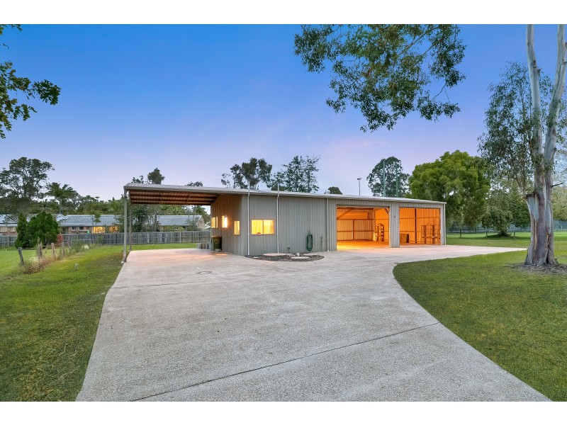 40 Oberon Way, Oxenford QLD 4210