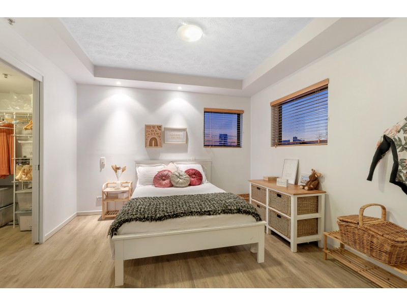 1001/2865 Gold Coast Highway, Surfers Paradise QLD 4217