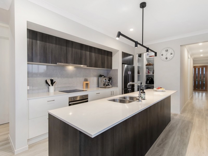 43 Whitsunday Circuit, Pimpama QLD 4209
