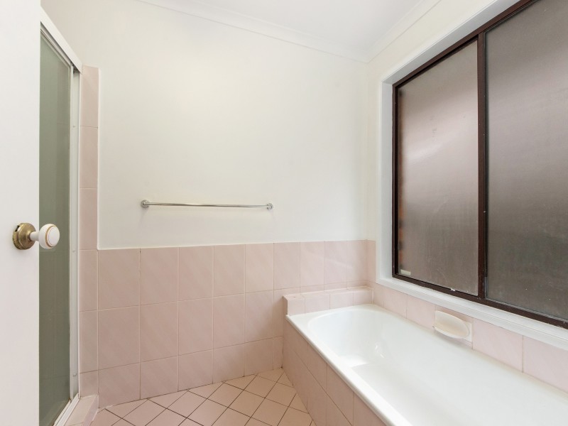 29 Sweetgum Street, Ashmore QLD 4214